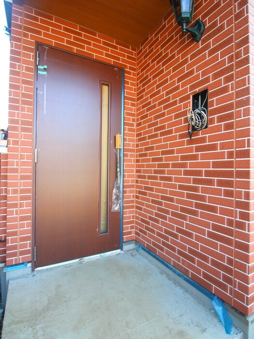 物件外観写真5　(エントランス部分)