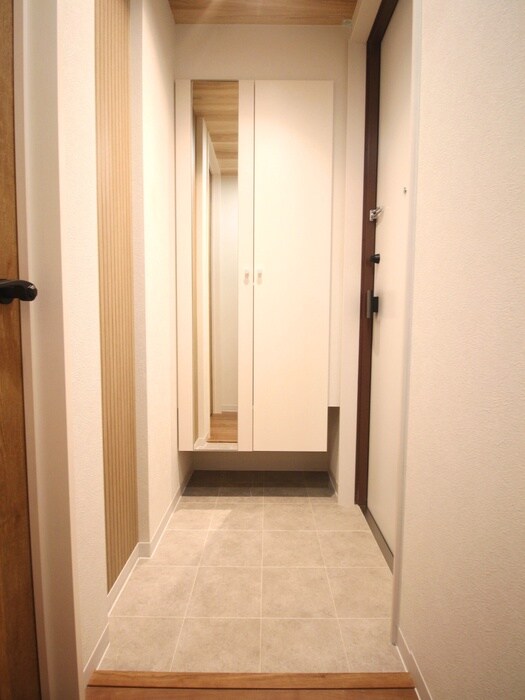 物件内観写真16　(玄関)