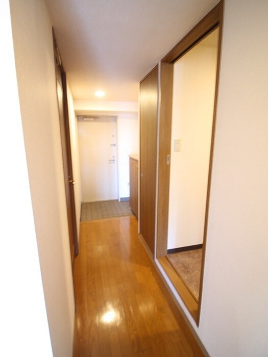 物件内観写真18　(廊下)