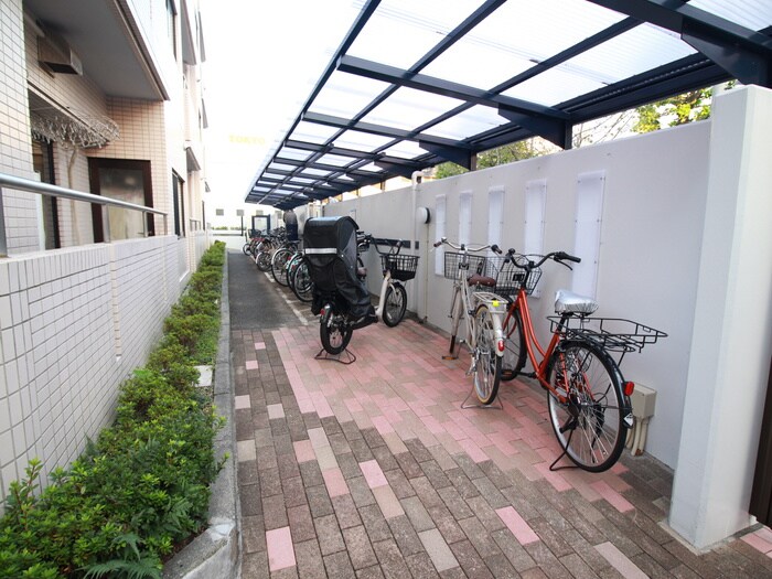 物件外観写真6　(駐輪場)