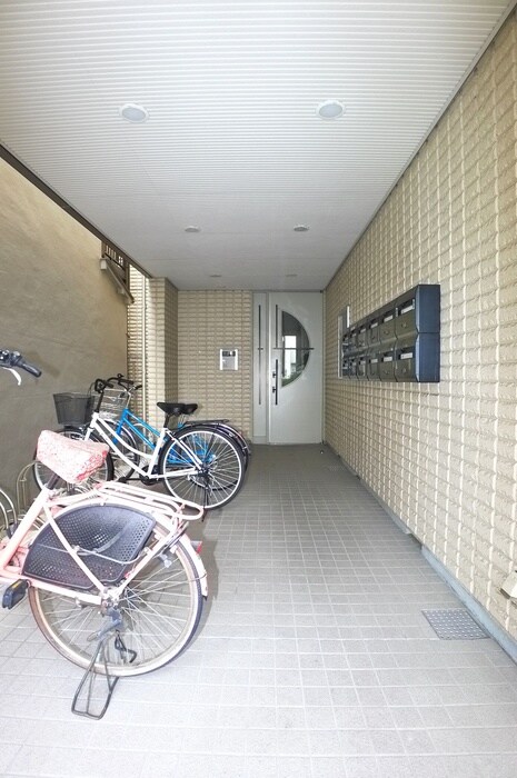 物件外観写真4　(駐輪場)