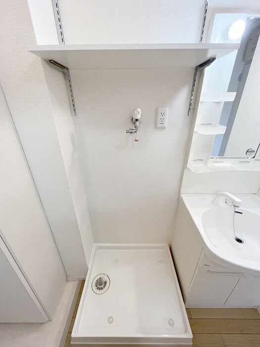 物件内観写真12　(洗濯機置場)