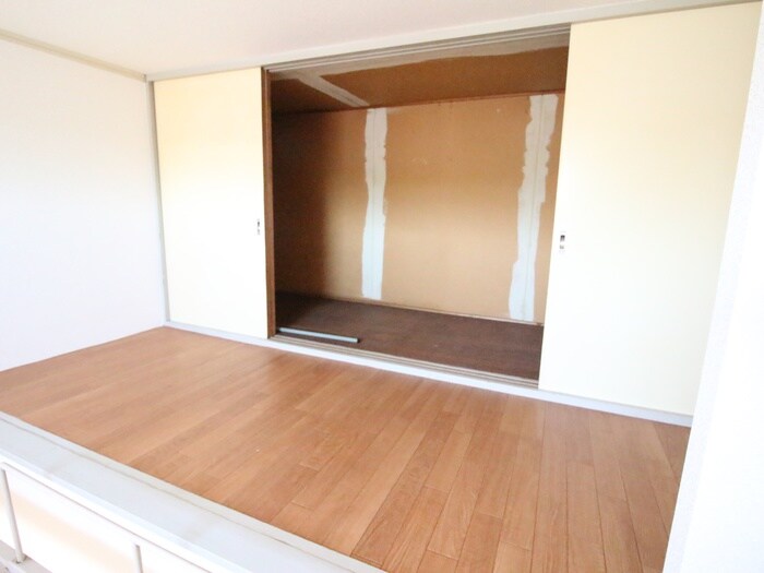 物件内観写真13　(収納)