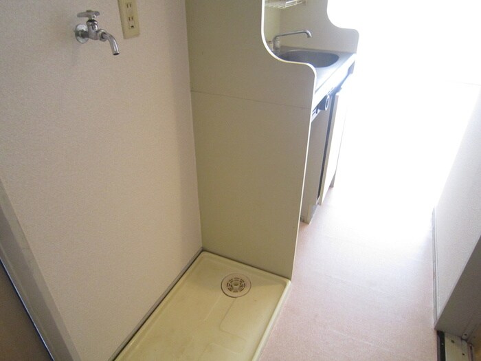 物件内観写真14　(洗濯機置場)