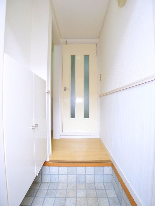 物件内観写真16　(玄関)