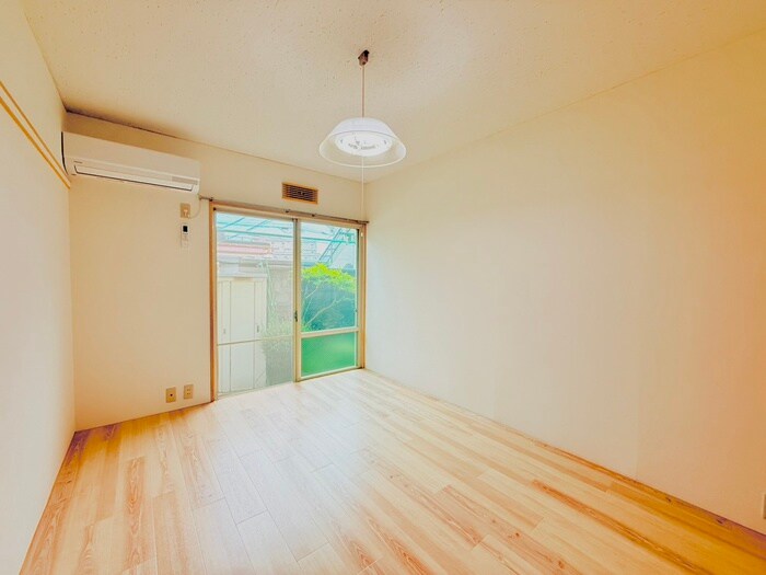 物件内観写真4　(居室)