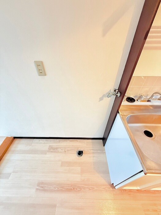 物件内観写真9　(洗濯機置場)