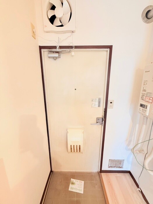 物件内観写真15　(玄関)