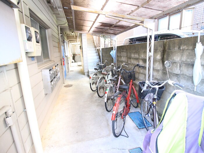 物件外観写真6　(駐輪場)