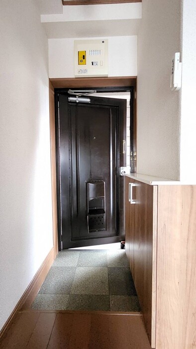 物件内観写真18　(玄関)