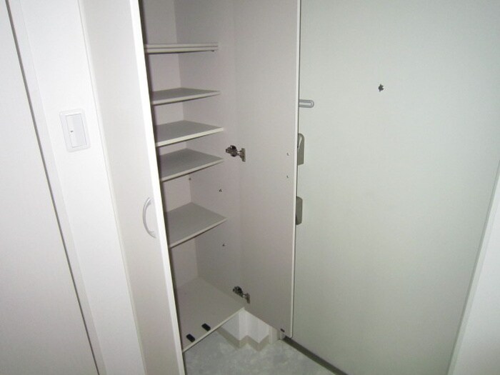 物件内観写真11　(靴箱)