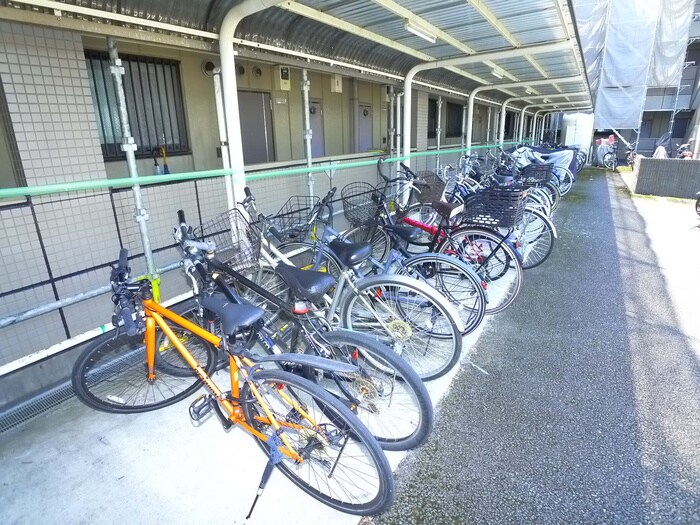 物件外観写真5　(駐輪場)