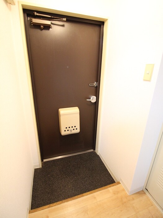 物件内観写真16　(玄関)