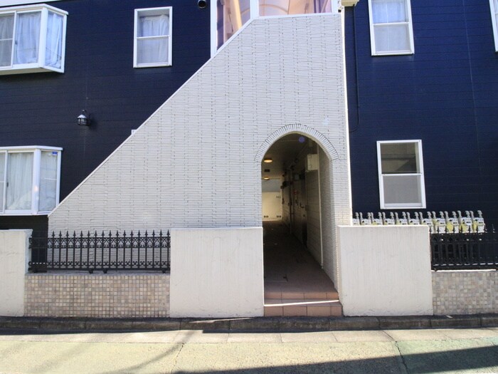 ヒルトップ小日向のエントランス部分