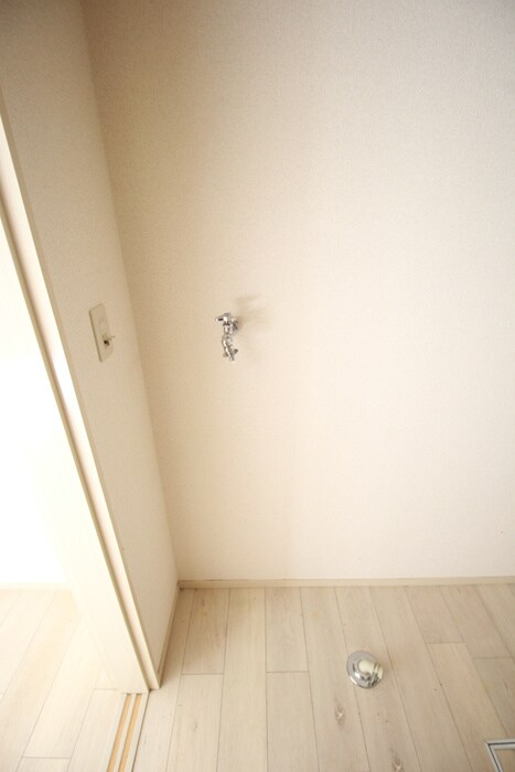 物件内観写真11　(洗濯機置場)