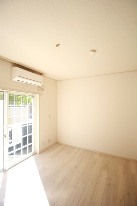 物件内観写真13　(居室)