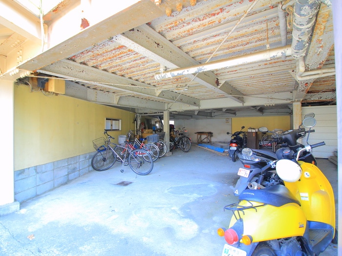 物件外観写真4　(駐輪場)