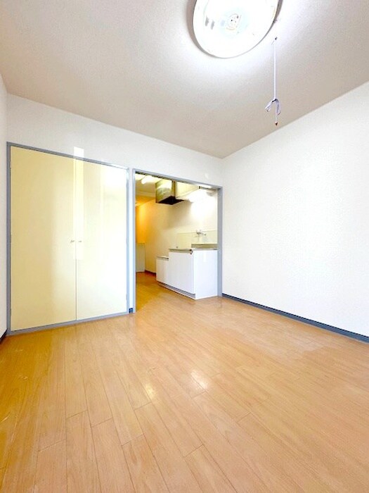 物件内観写真9　(居室)