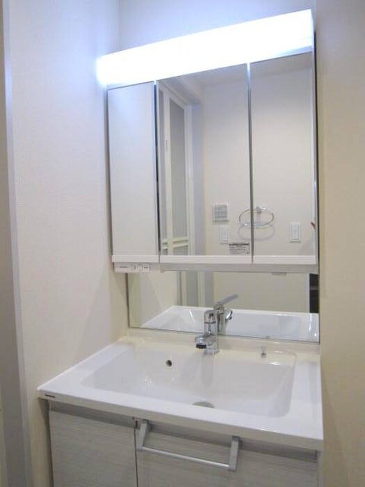 物件内観写真11　(洗面)