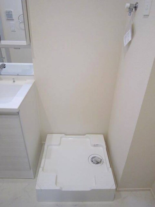 物件内観写真16　(洗濯機置場)