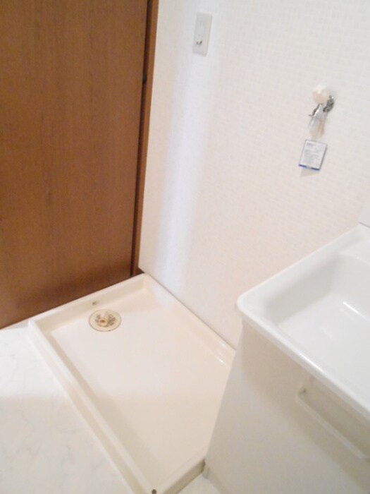 物件内観写真17　(洗濯機置場)