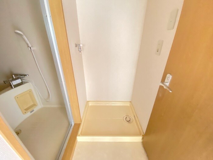 物件内観写真17　(洗濯機置場)