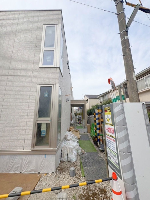 物件外観写真4　(エントランス部分)