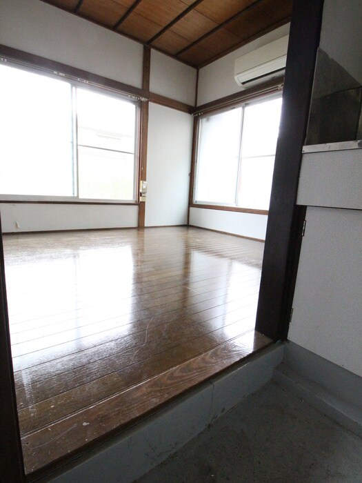 物件内観写真16　(玄関)