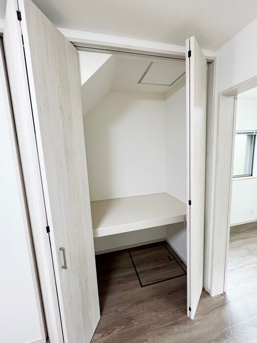 物件内観写真10　(収納)