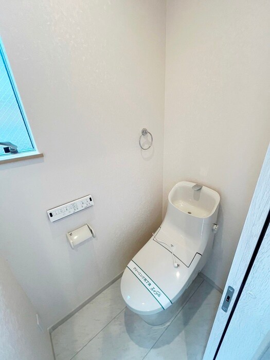 物件内観写真14　(トイレ)