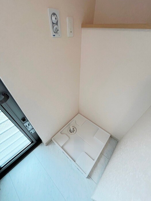 物件内観写真15　(洗濯機置場)