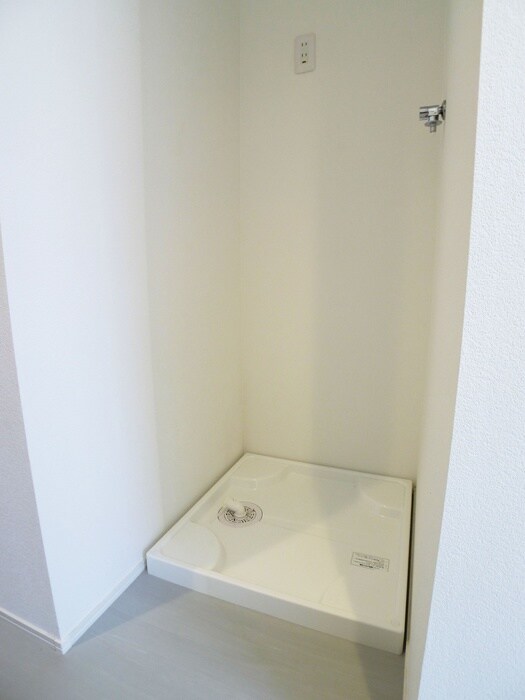 物件内観写真12　(洗濯機置場)