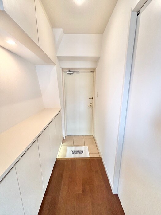 物件内観写真16　(玄関)