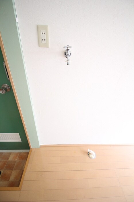 物件内観写真13　(洗濯機置場)