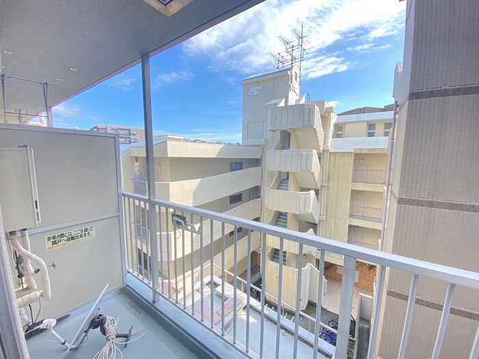 物件内観写真18　(室内からの展望)