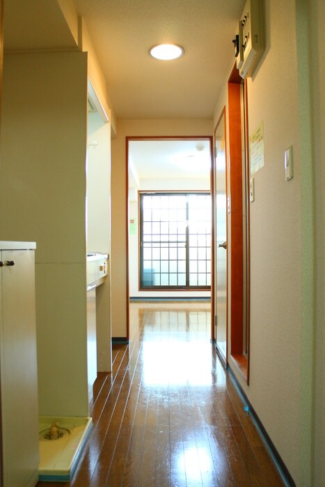 物件内観写真12　(廊下)