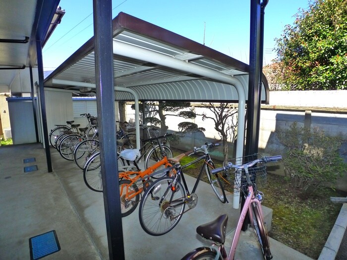 物件外観写真4　(駐輪場)