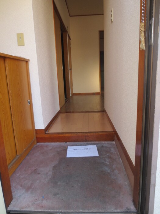 物件内観写真17　(玄関)