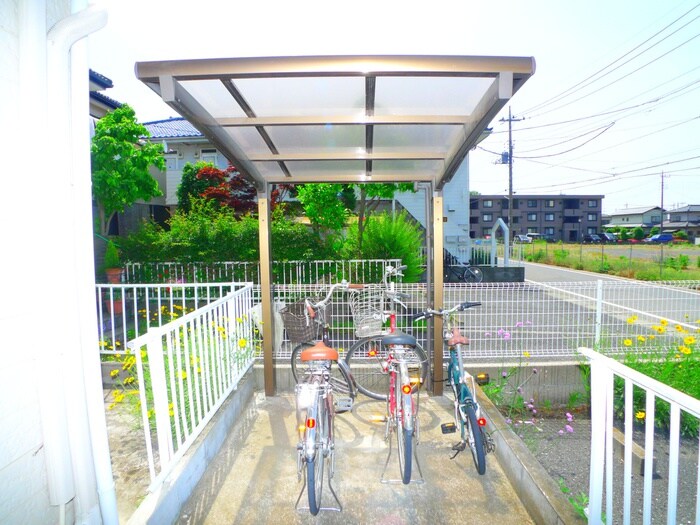 物件外観写真3　(駐輪場)