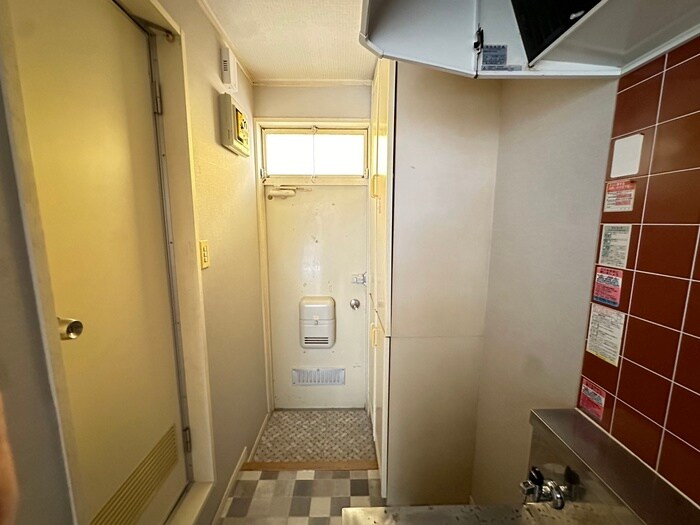 物件内観写真14　(玄関)