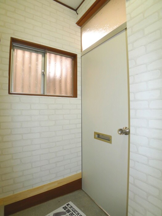 物件内観写真15　(玄関)