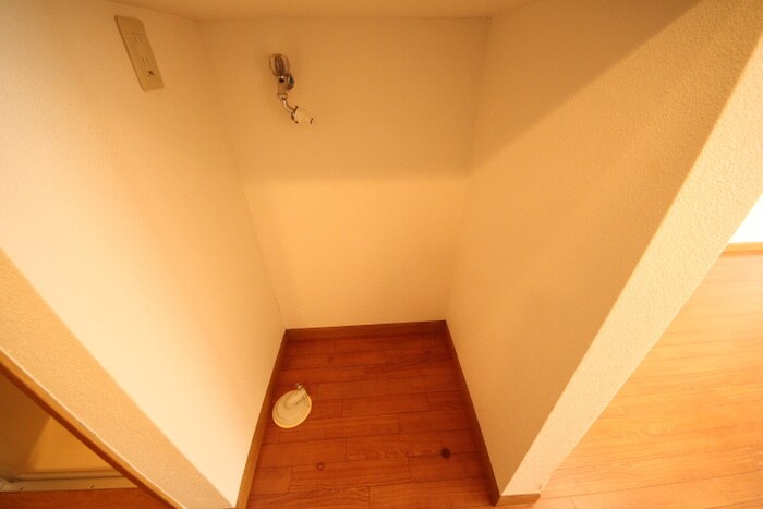 物件内観写真15　(洗濯機置場)