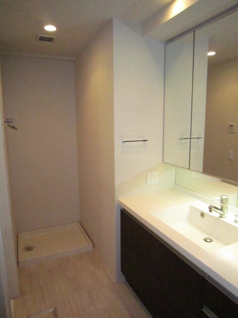 物件内観写真8　(洗面)