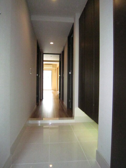 物件内観写真11　(玄関)