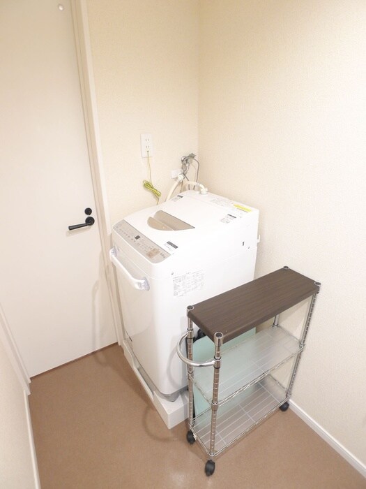 物件内観写真15　(洗濯機置場)