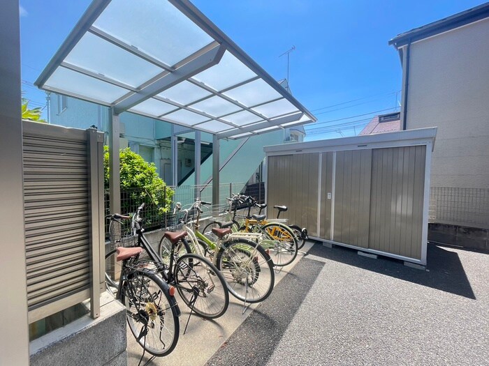 物件外観写真6　(駐輪場)