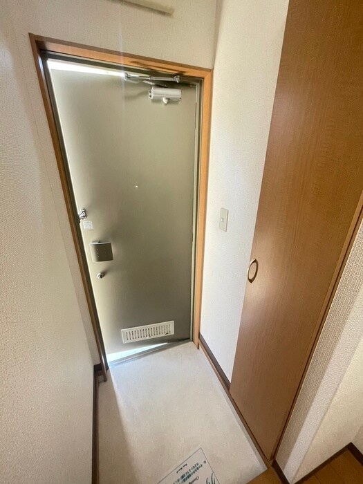 物件内観写真15　(玄関)