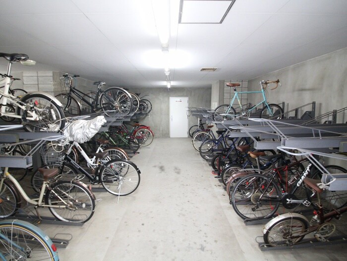 物件外観写真6　(駐輪場)