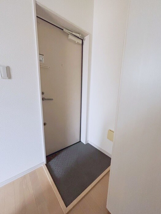 物件内観写真17　(玄関)