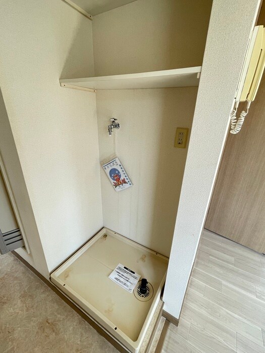 物件内観写真15　(洗濯機置場)